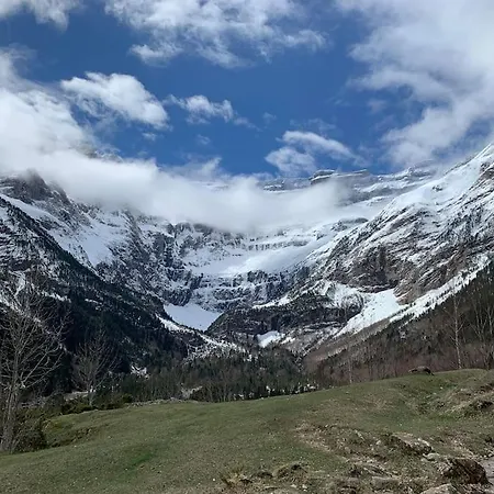 Bel 50 M Télécabines 200 M Village *